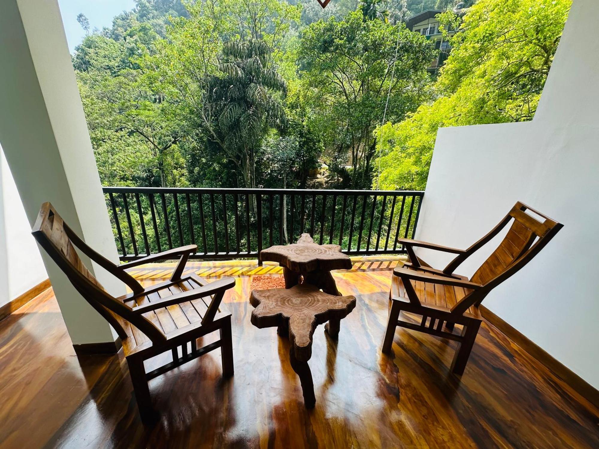 River Splendour Home Stay เอลลา ภายนอก รูปภาพ