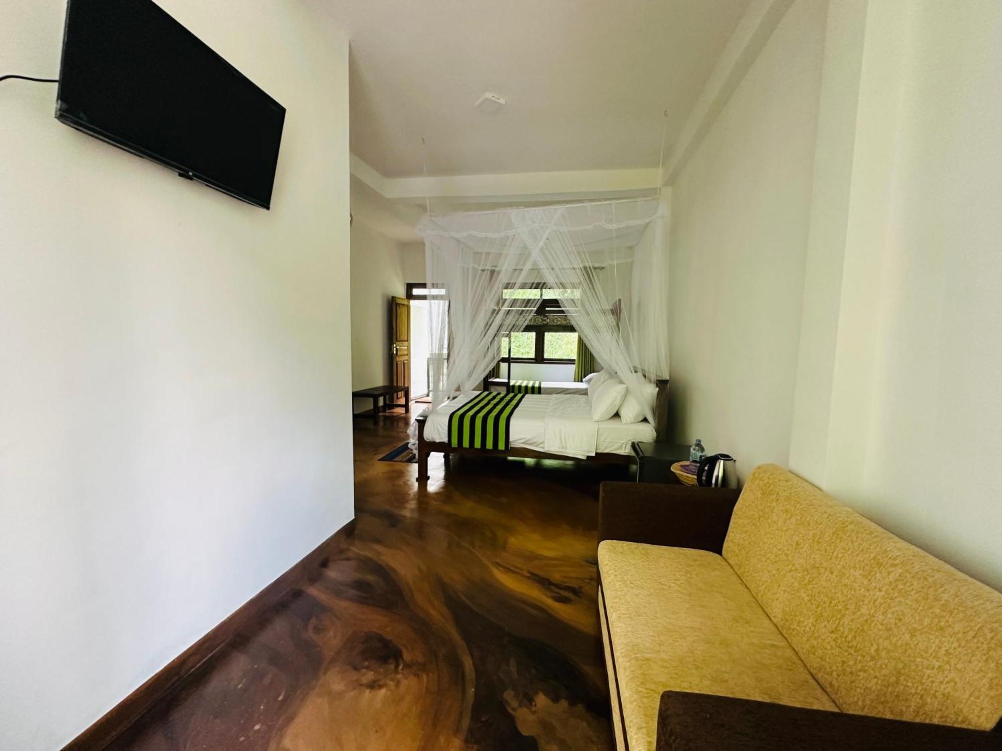 River Splendour Home Stay เอลลา ภายนอก รูปภาพ