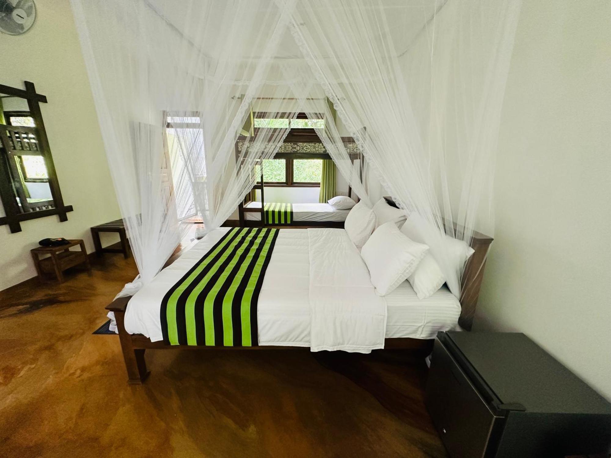 River Splendour Home Stay เอลลา ภายนอก รูปภาพ