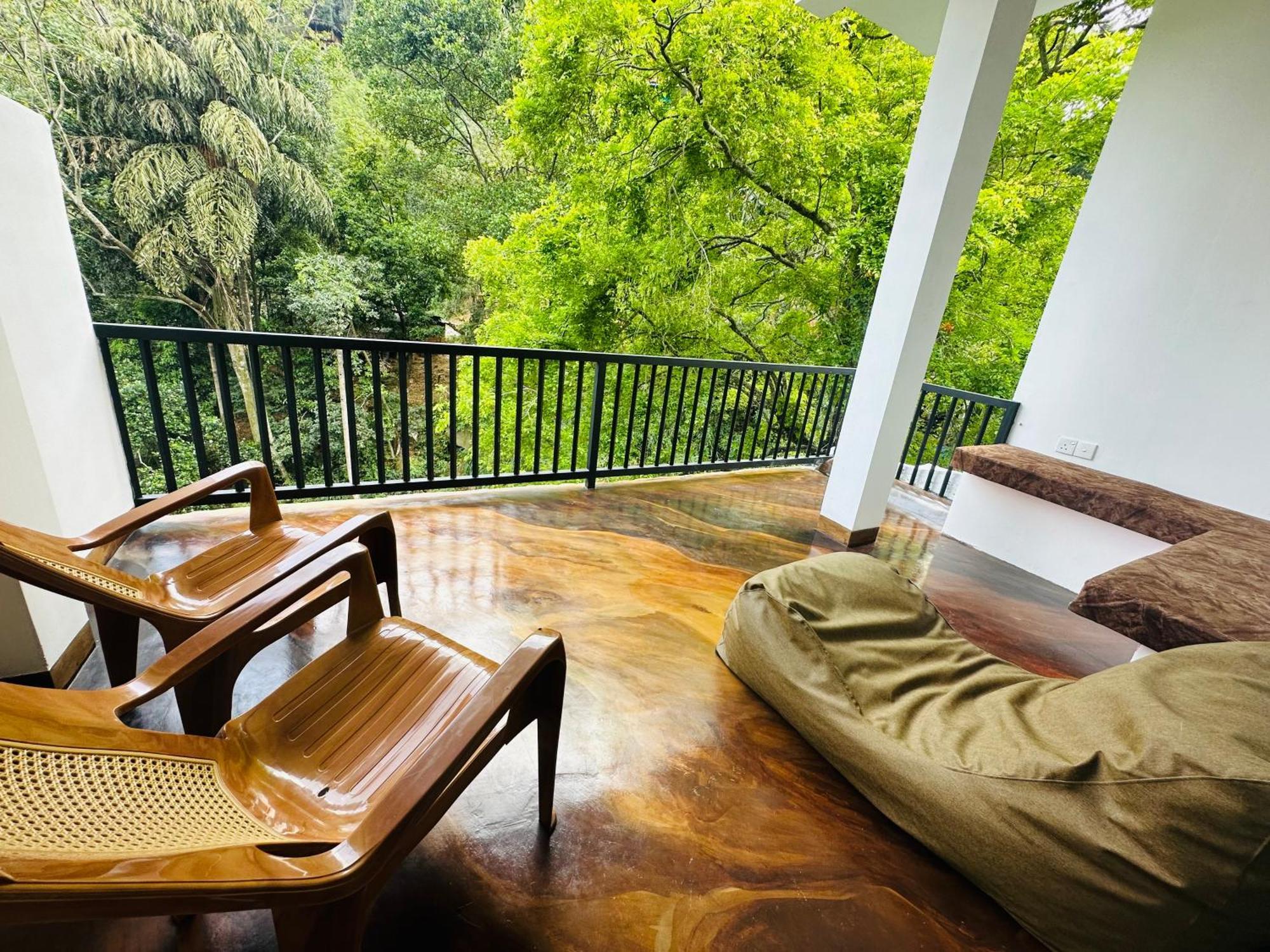 River Splendour Home Stay เอลลา ภายนอก รูปภาพ