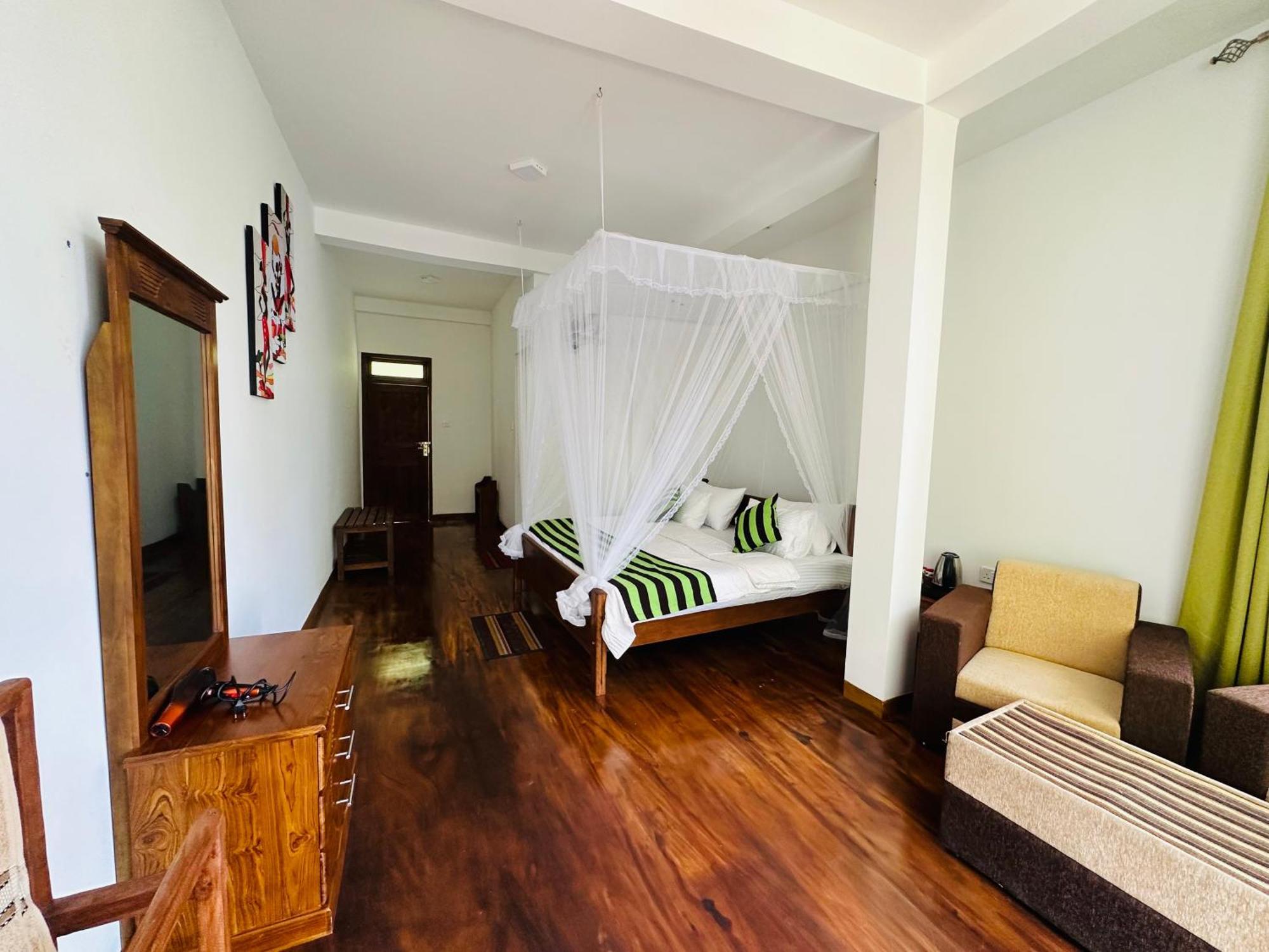 River Splendour Home Stay เอลลา ภายนอก รูปภาพ