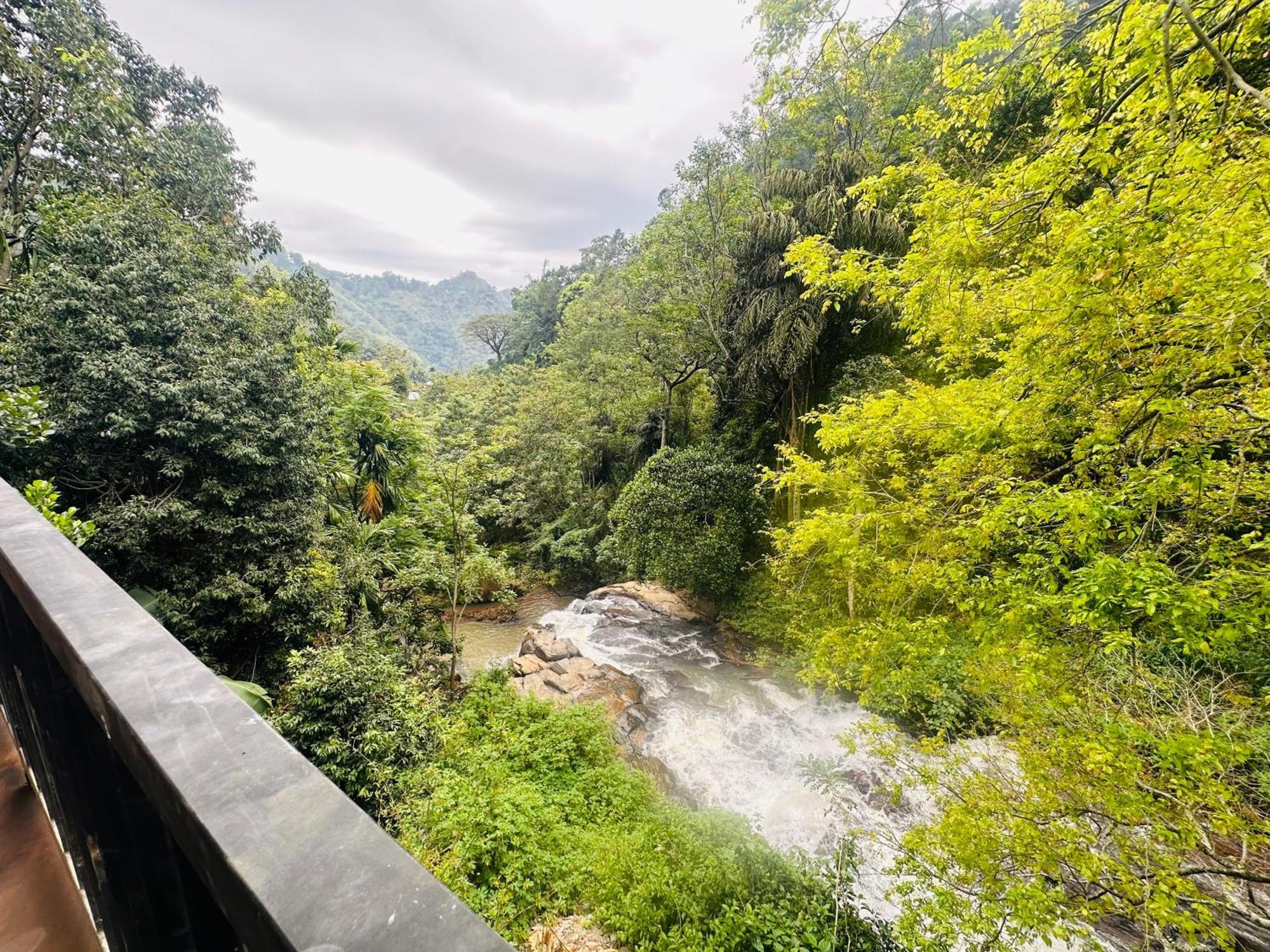 River Splendour Home Stay เอลลา ภายนอก รูปภาพ