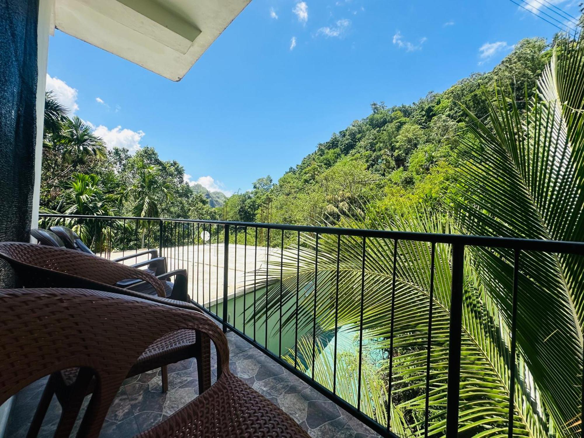 River Splendour Home Stay เอลลา ภายนอก รูปภาพ