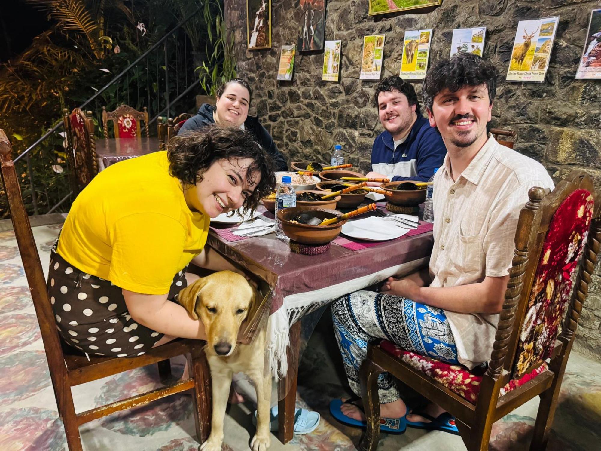 River Splendour Home Stay เอลลา ภายนอก รูปภาพ